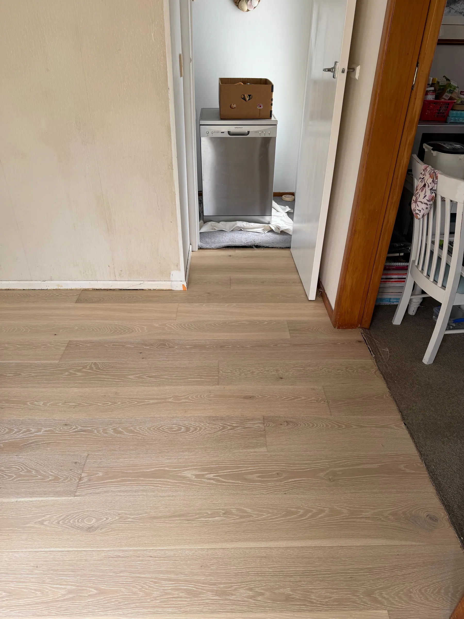 White Wash oak plank through the dining corner at Winifred Avenue, Bayview
